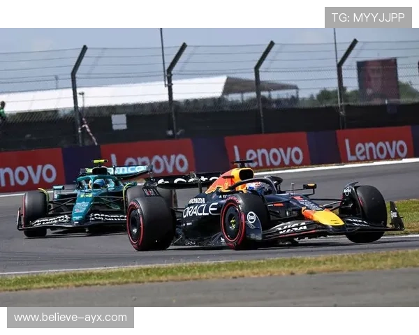 F1赛季激战正酣 法拉利与梅赛德斯争夺冠军席位